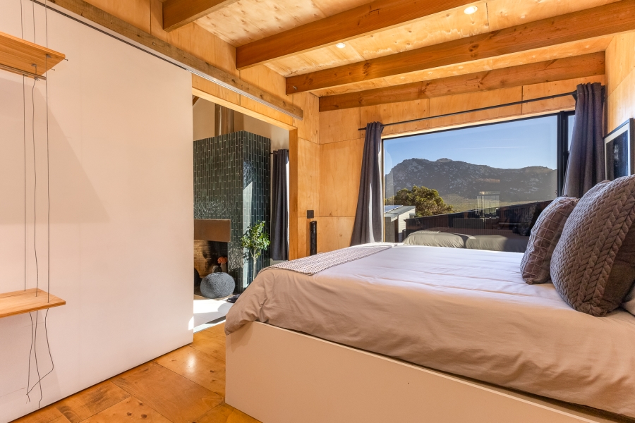 6 Bedroom Property for Sale in Pringle Bay Western Cape